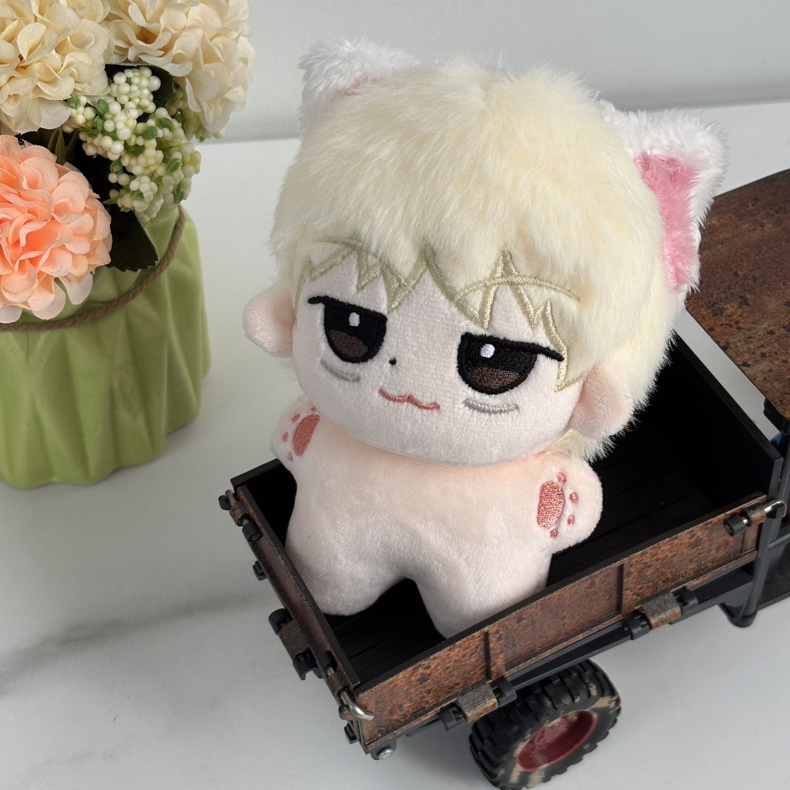First release: TOMORROWXTOGETH - Top Anime Merchandise recension och pris